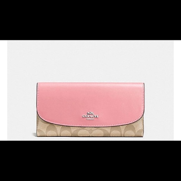 Coach Handbags - ❤️coach wallet 🌸